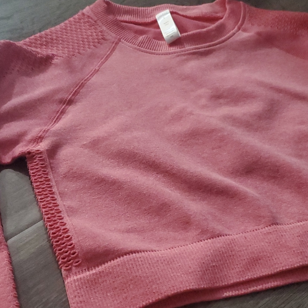 Crop top - Picture 3 of 3